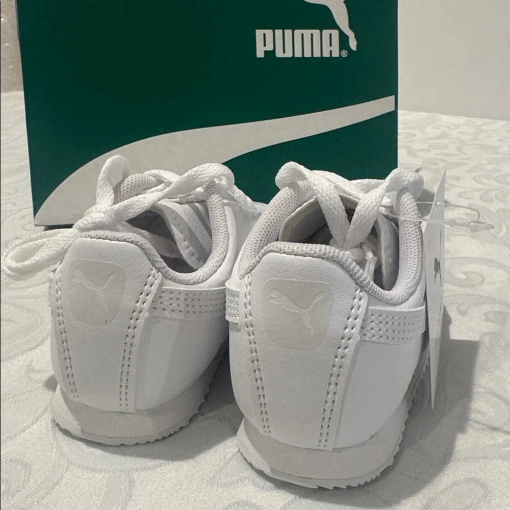 Kids Puma ‘Roma’ Sneakers. Size 7